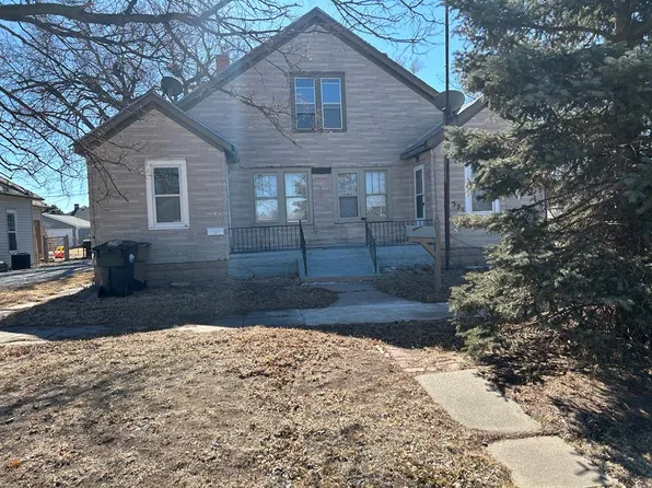 371 W 3rd St, Hoisington, KS 67544