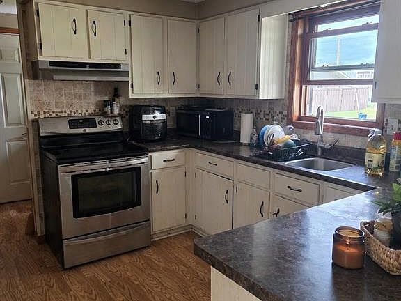 3rd image of 804 Thompson Street