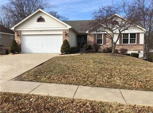 1521 Shadow Wood Dr, Saint Charles, MO