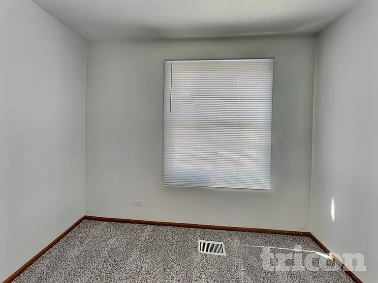1419 Farrington Ln — Photo 11