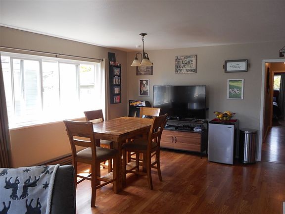 4th image of 243 Lauff Ave