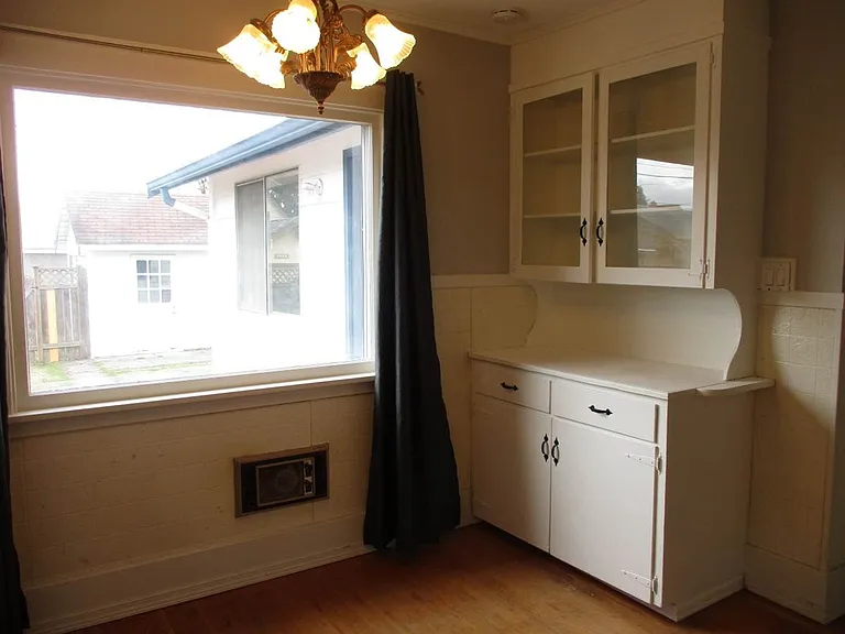 4826 S Park Ave — Photo 10