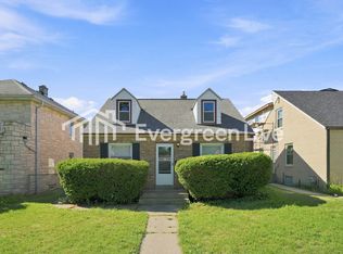 5417 W Keefe Ave, Milwaukee, WI 53216