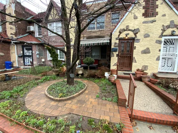 4705 189th Street, Flushing, NY 11358