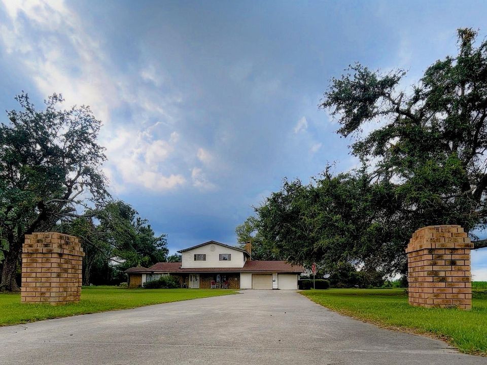 1st image of 482 Girard Rd