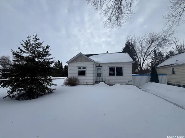 47 James AVENUE, Yorkton, SK S3N 2C3