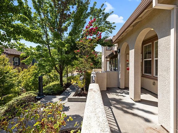 4th image of 2342 Brookwood Avenue