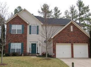 9826 Sandman Ln, Charlotte, NC 28216