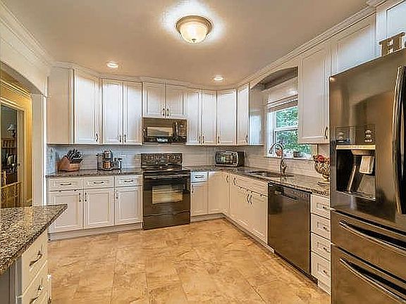 3rd image of 309 Snowbird Dr