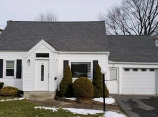 17 Kellogg Rd, New Hartford, NY 13413