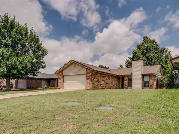 12417 SW 3rd St, Yukon, OK 73099