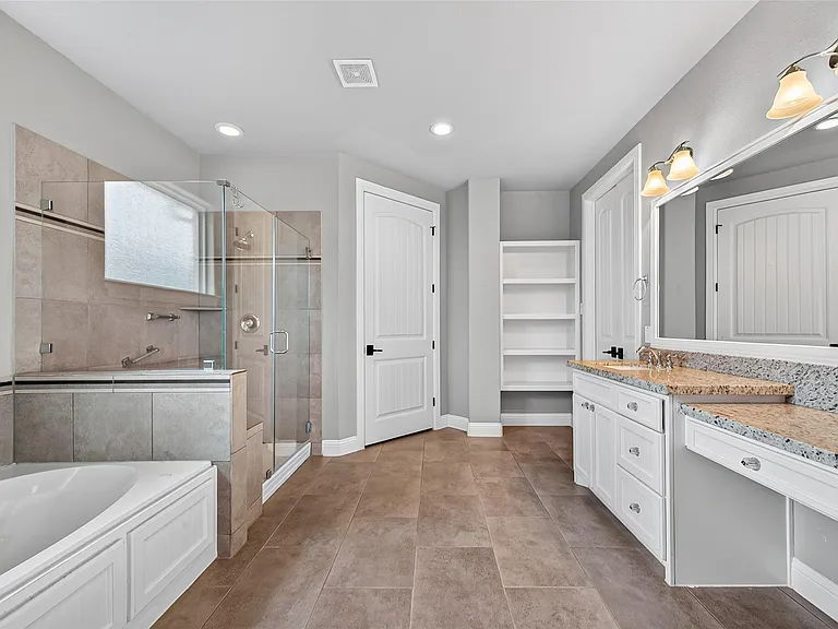 4727 Lake Village Dr — Photo 17