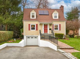 149 Clarence Rd, Scarsdale, NY 10583