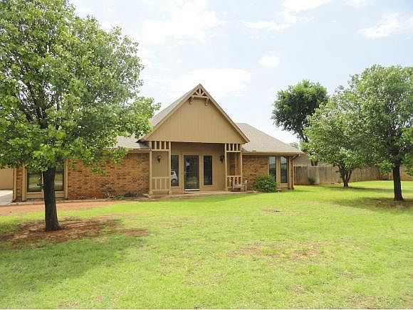 1st image of 112 Clubhouse Dr