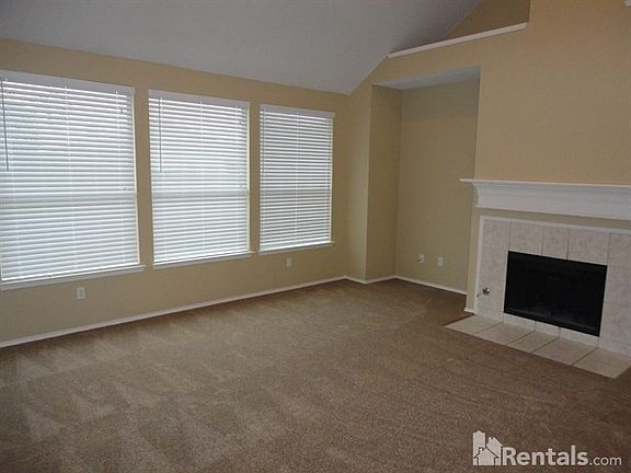 4th image of 508 Ashdale Dr