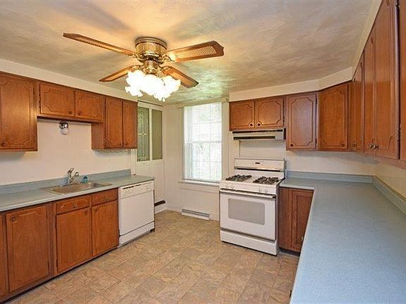 4th image of 7919 Kilgour St