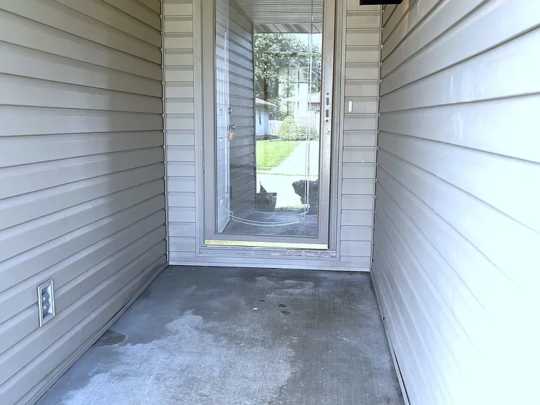 1141 N Nolting Ave — Photo 7