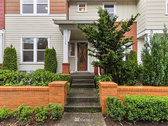 3rd image of 1139 NE Park Dr
