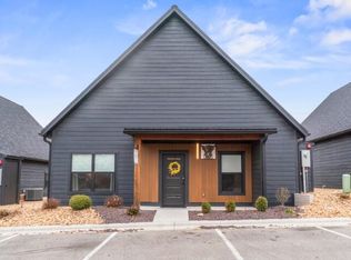 167 Poolside Pass #26, Hollister, MO 65672