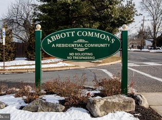 6 Bozarth Ct, Hamilton, NJ 08690