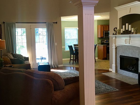 2nd image of 3225 Hardwood Dr