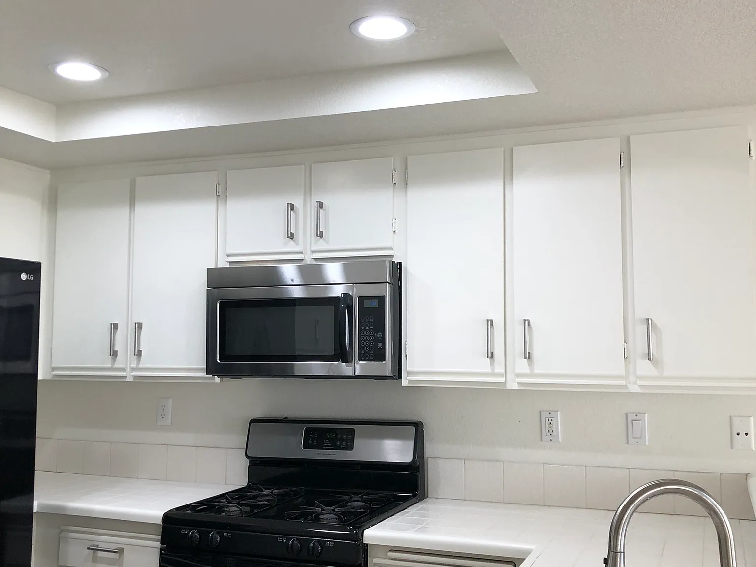 2 bed, 1027 sqft, $3,000 — Photo 2
