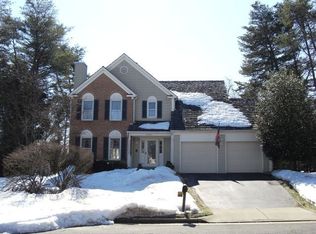 15187 Wetherburn Dr, Centreville, VA 20120