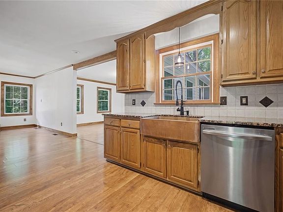 4th image of 6657 Branch Rd