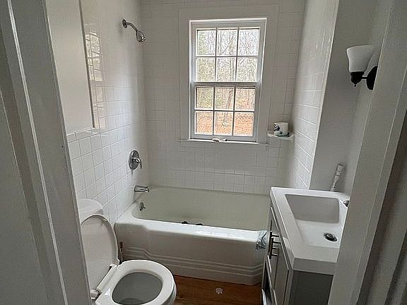 3rd image of 13 Wilson Rd