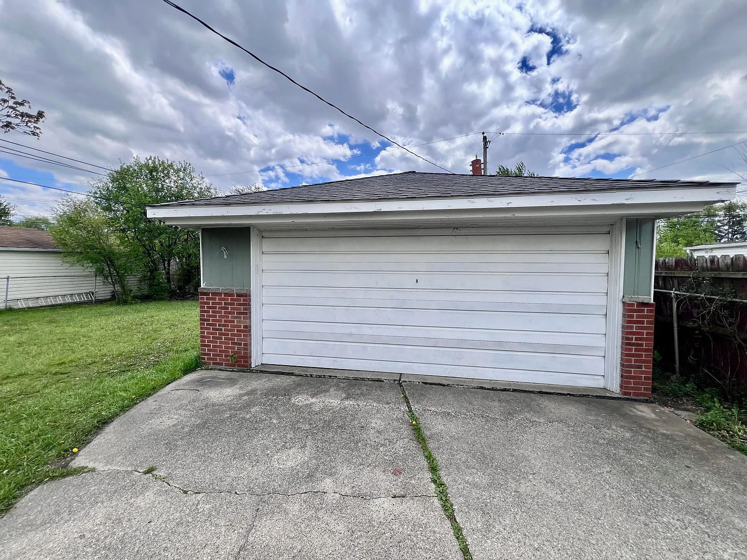 3 bed, 2.0 bath, 1800 sqft, $1,990 — Photo 4