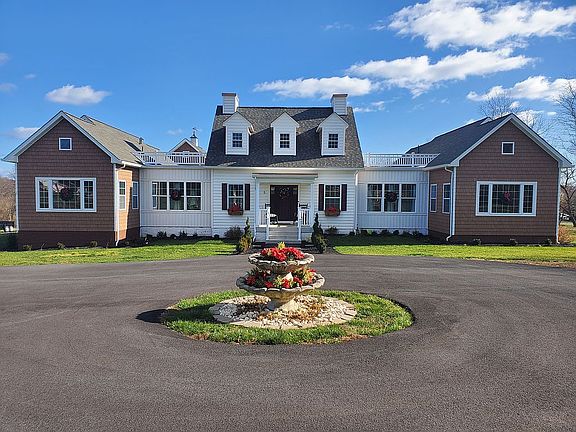 2nd image of 5 Sheppard Ln