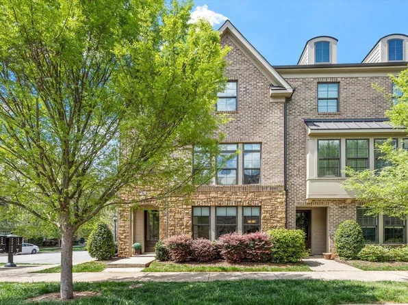 1601 Bowery Dr, Raleigh, NC 27607