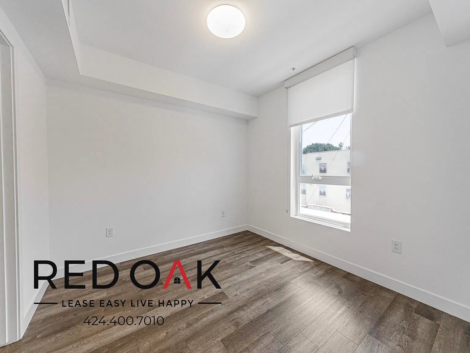 Exquisite One Bedroom with Great Amenities, In-Unit Washer/Dryer, and Available Parking ~ Near Ko... — Photo 2