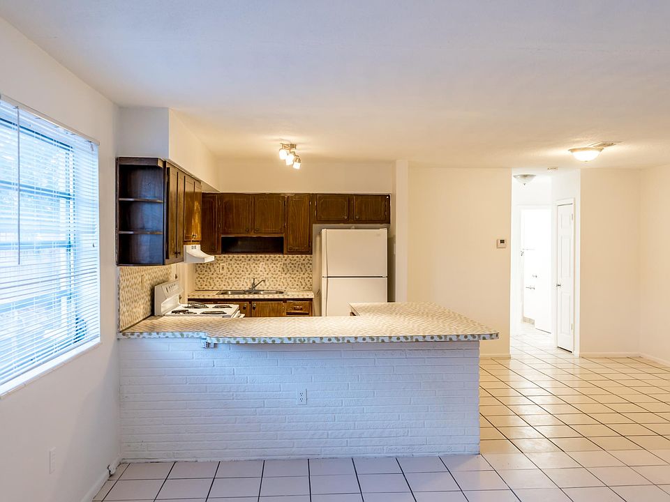 1st image of 7211 Venetian St APT 9
