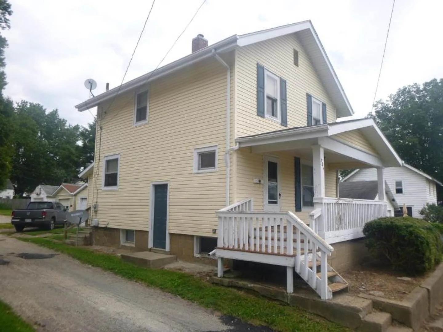 504 Clarendon St photo 1