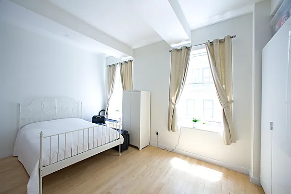 Rented by Avenue Real Estate | media 41