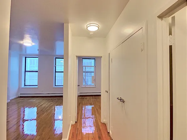 1509 Lexington Avenue image 18 of 23