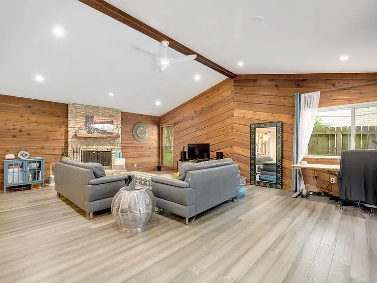 2710 Deeringhill Dr — Photo 13