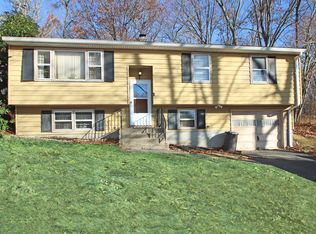 11 Buckley Ln, Prospect, CT 06712