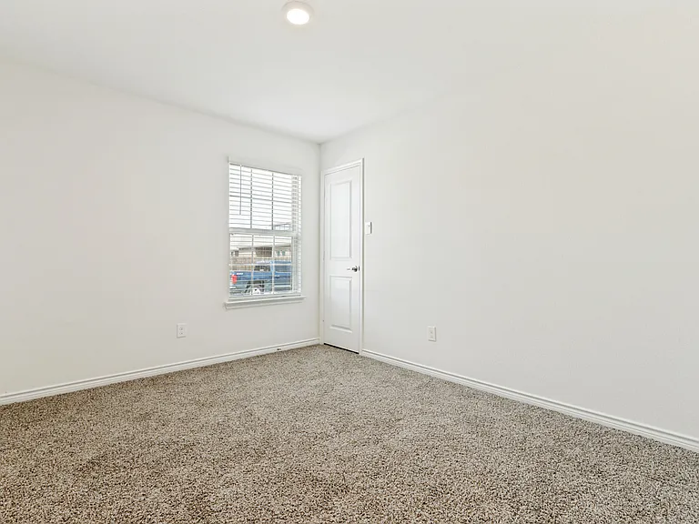625 Summit Pass Ln — Photo 10