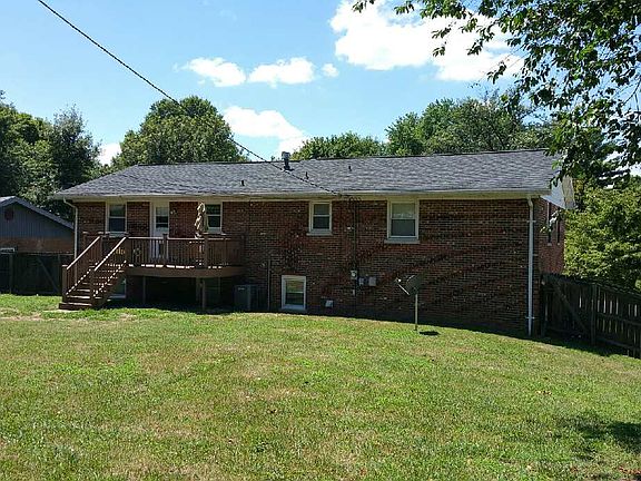 2nd image of 715 Cypress St