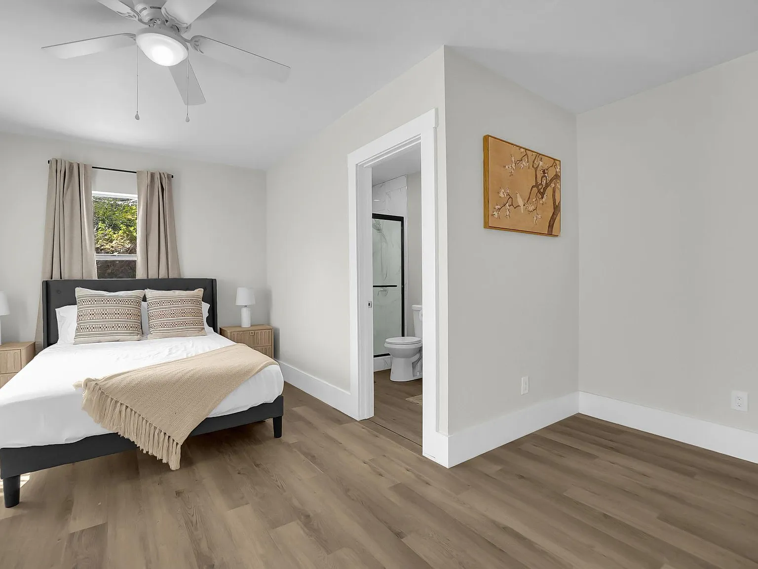 4 bed, 3.0 bath, 1400 sqft, $2,049 — Photo 2