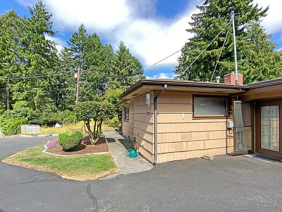 3rd image of 1616 Judd St SE