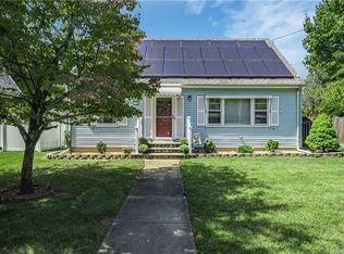 6 Pineview Dr, Toms River, NJ 08755