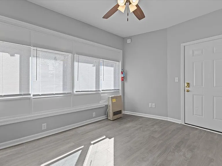 100 North St — Photo 3