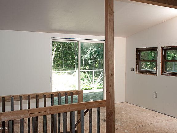 4th image of 23978 Hooker Dr