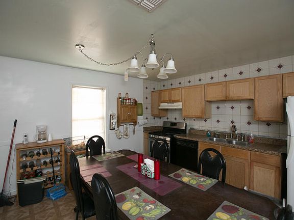 5th image of 4126 Theresa St