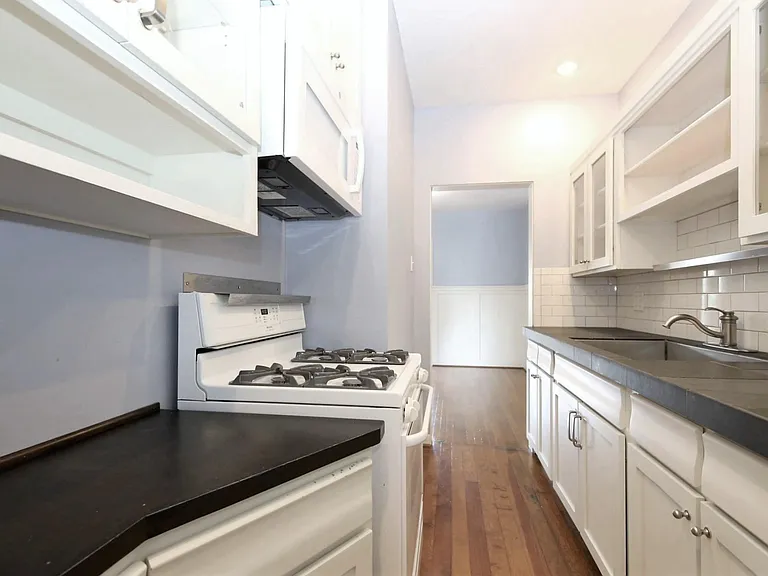 1223 W Gray St — Photo 4