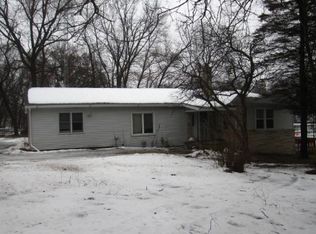 202 Lazy Lake Dr, Fall River, WI 53932