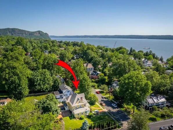 8 Hart Place, Nyack, NY 10960